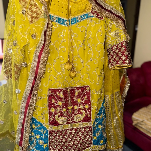 Party sharara suit - Picture 4 of 9
